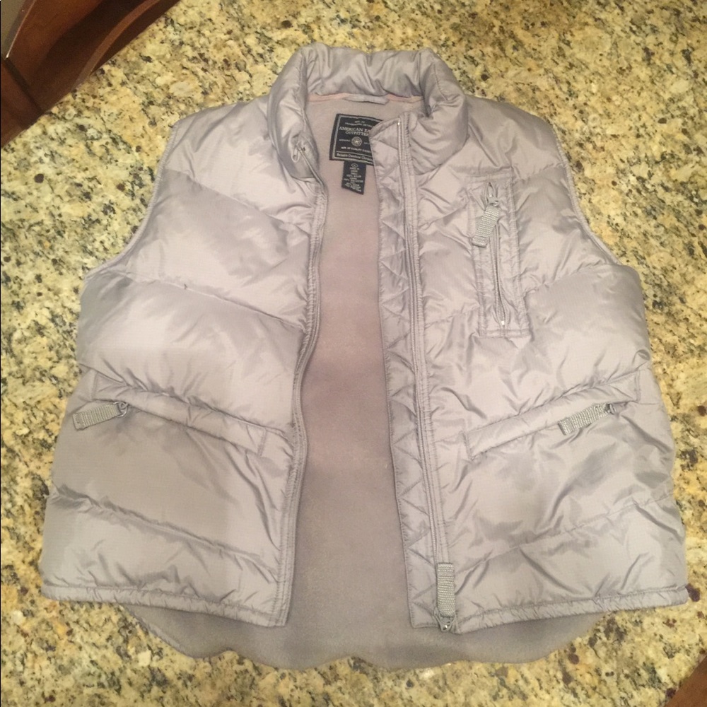 American Eagle Outfitters M Grey Puffer Vest